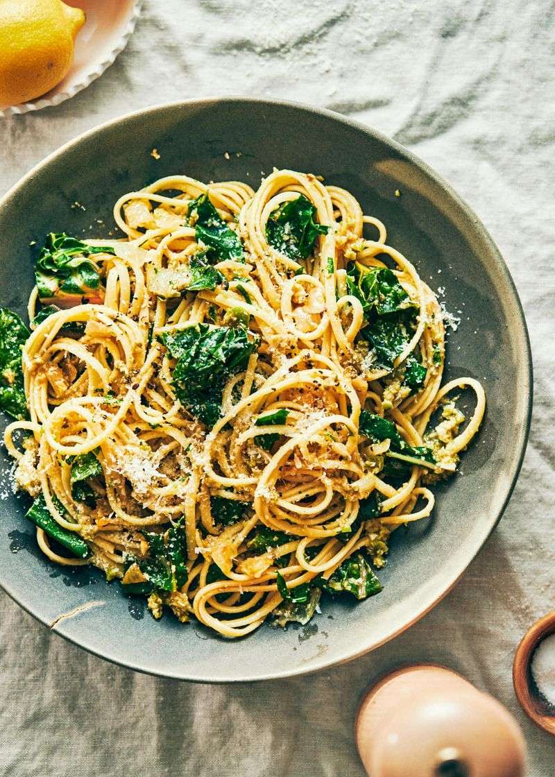 Lemon Garlic Pasta with Greens