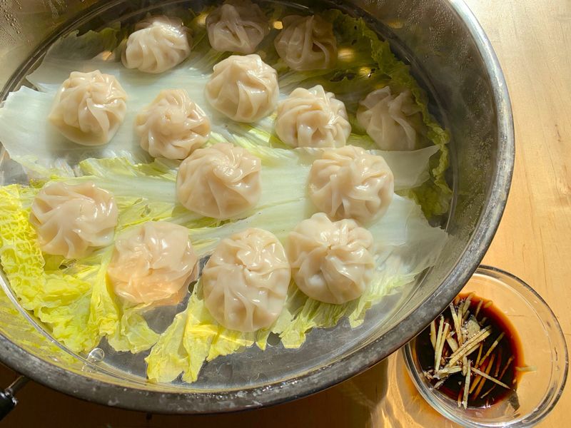 Steamed Dumplings with Gummy Skins