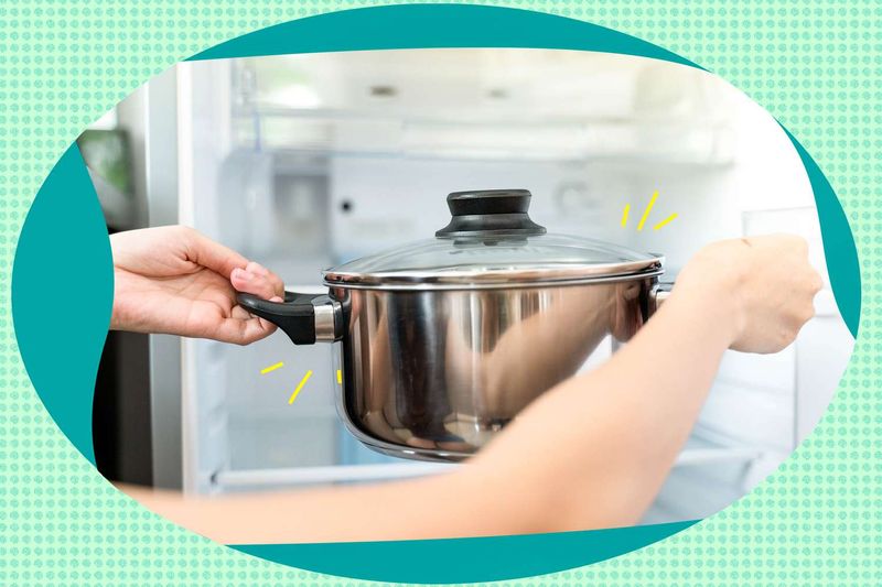 Storing Hot Food in the Fridge Without Cooling First