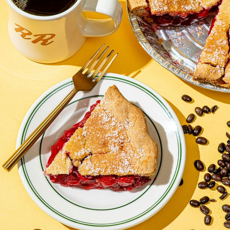 Twin Peaks’ Cherry Pie & Coffee – Twin Peaks