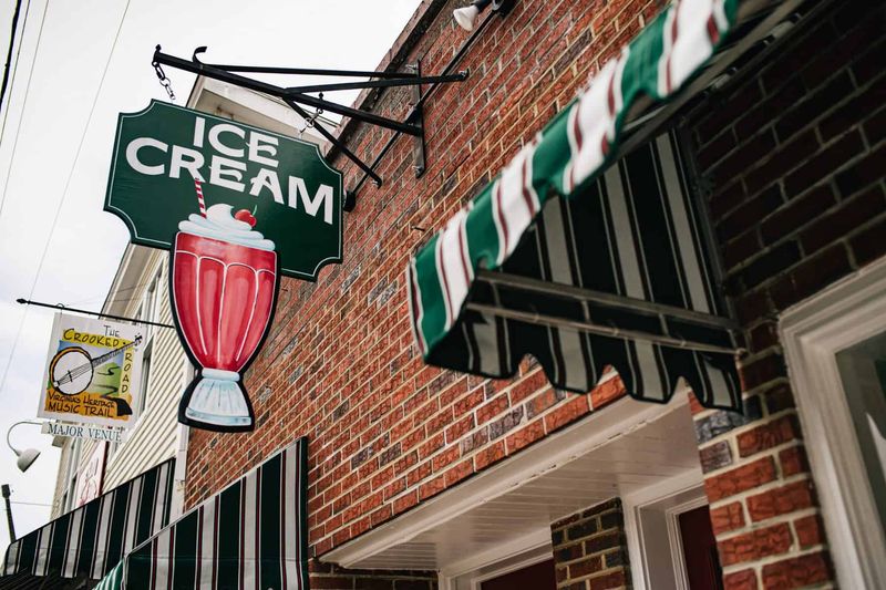 The Retro Soda Fountain That’s All Look, No Flavor