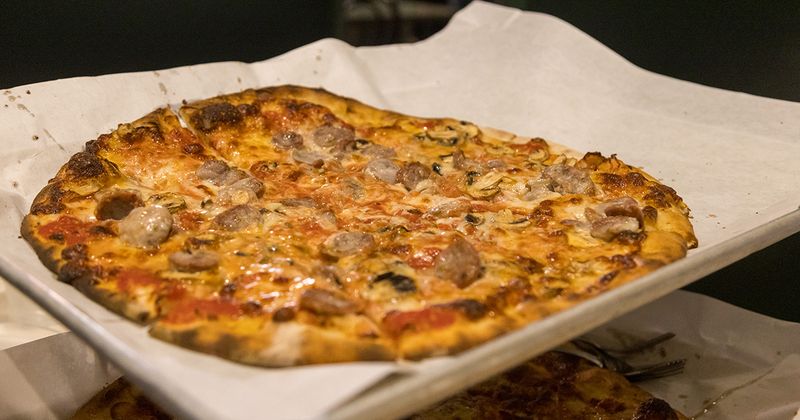 Frank Pepe Pizzeria Napoletana – New Haven, CT