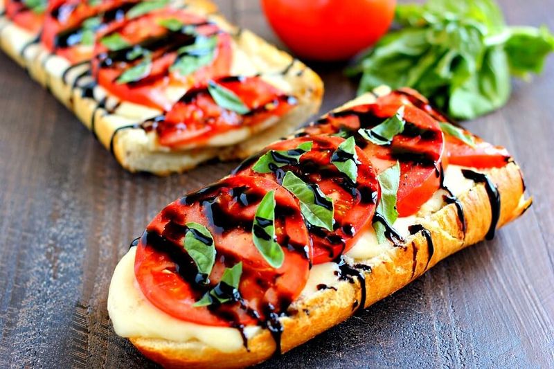 Caprese Salad with Toasted Bread