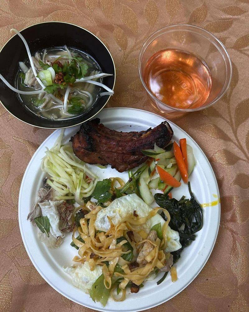 Thailand – Rice Noodles in Fish Broth with Morning Glory