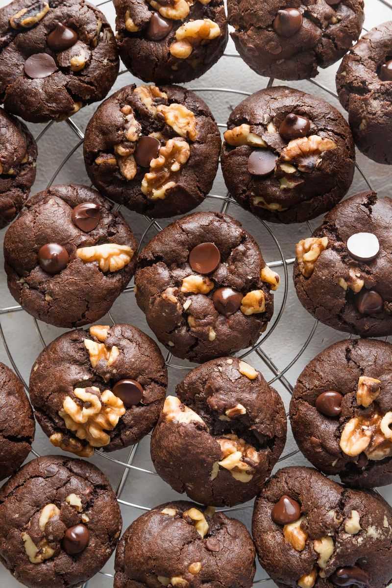 Chocolate Walnut Cookies