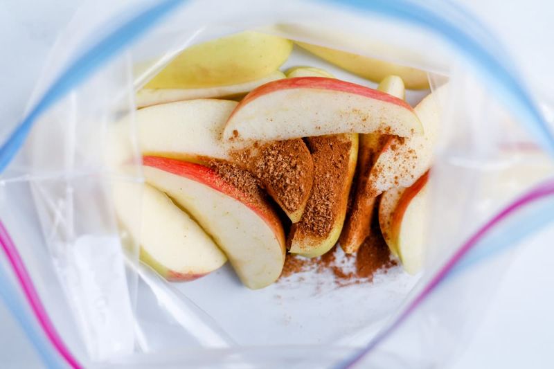 Apple Slices with Cinnamon