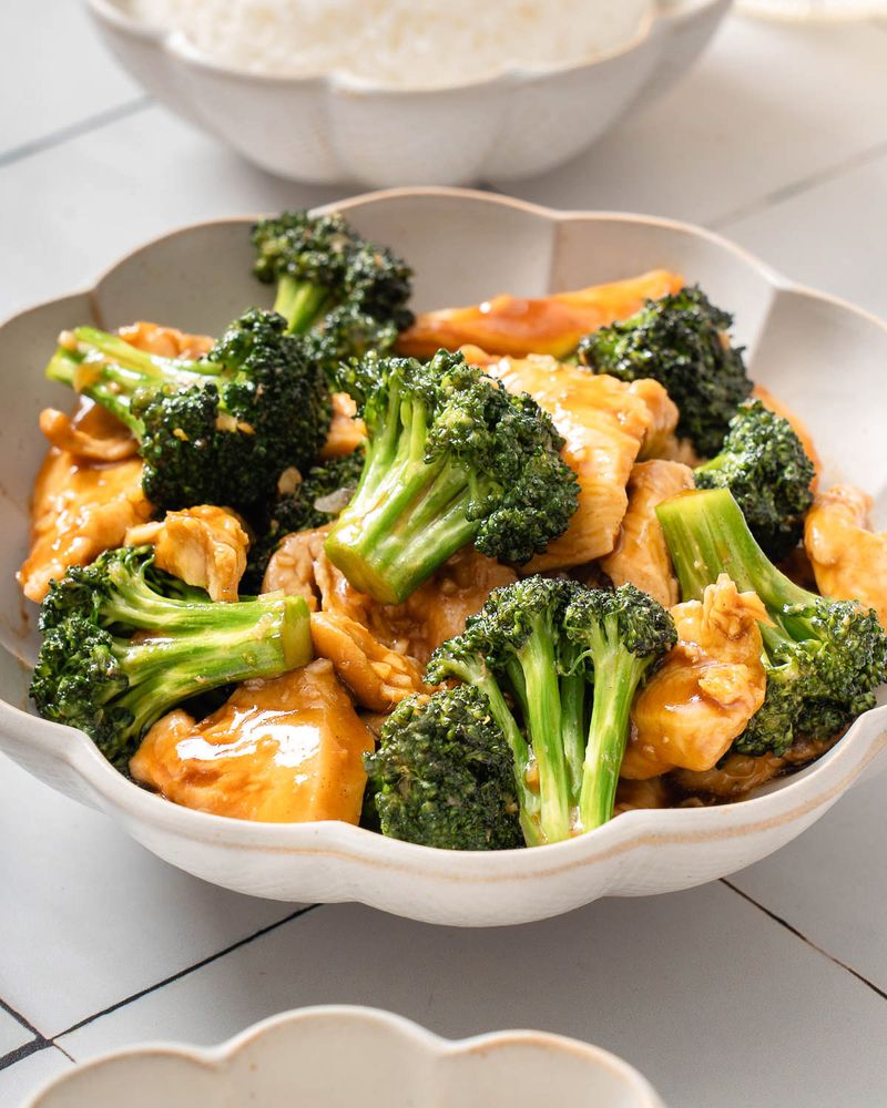 Steamed Chicken with Broccoli