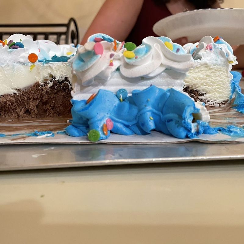 1985 – Ice Cream Cake (Carvel or Baskin-Robbins)