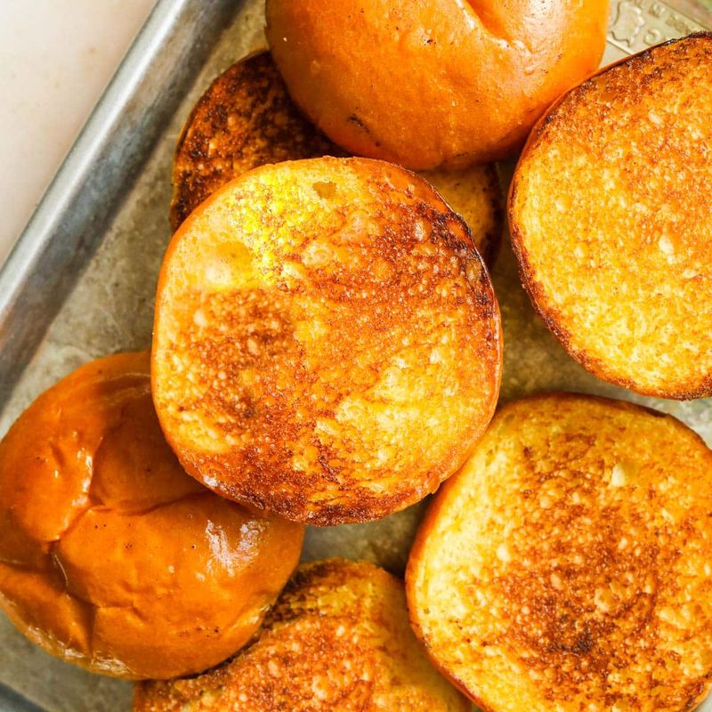 3. Toasted Buns on the Spot