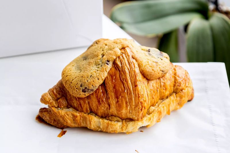 2023 – Crookie (Croissant + Cookie)