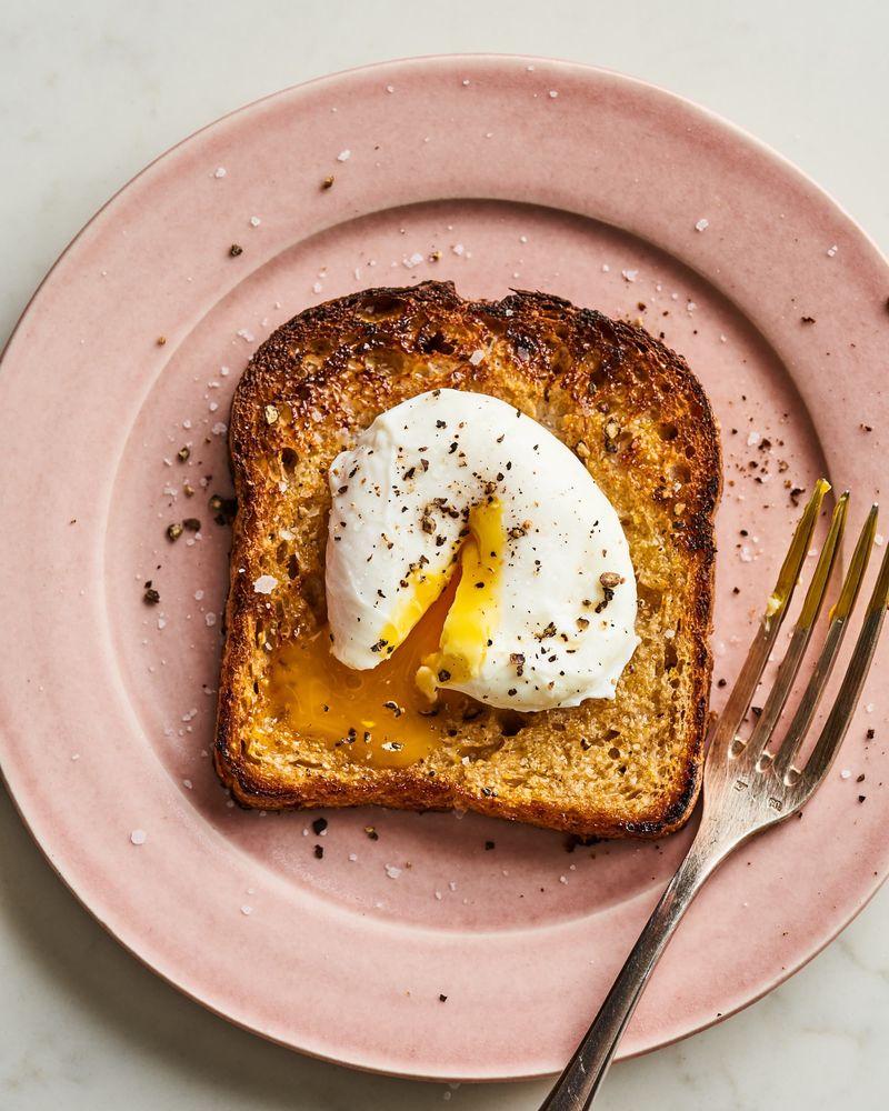 Use Fresh Eggs for Poaching
