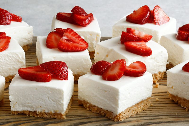 No-Bake Cheesecake Bars