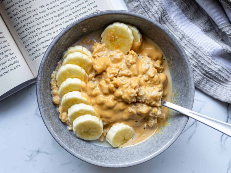 Peanut Butter Banana Microwave Oats
