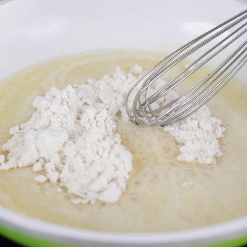 Use flour to thicken cold liquids