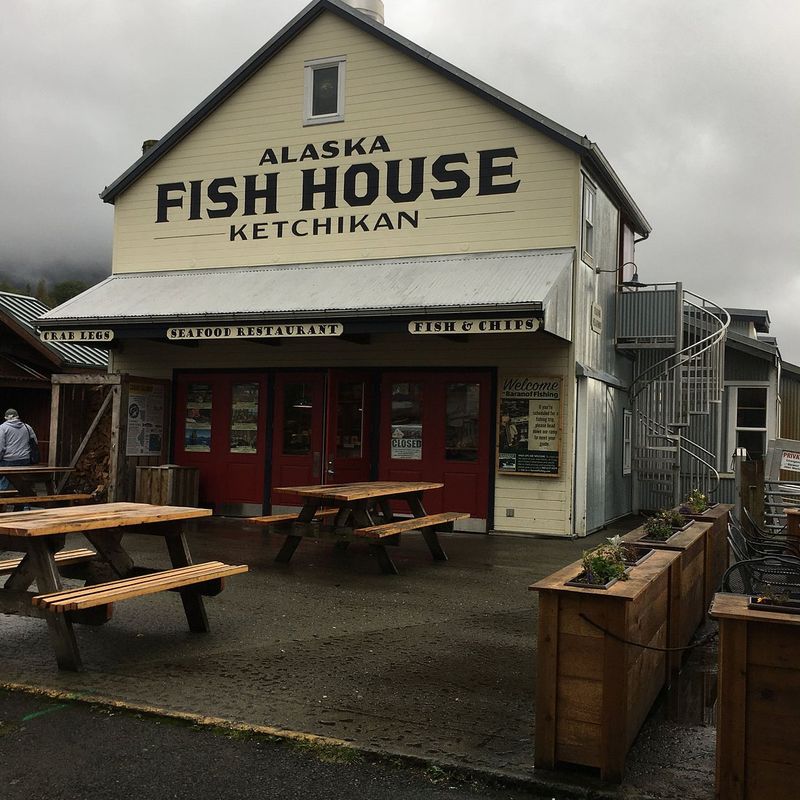 Alaska: The Fish House (Ketchikan) – Halibut Sandwich