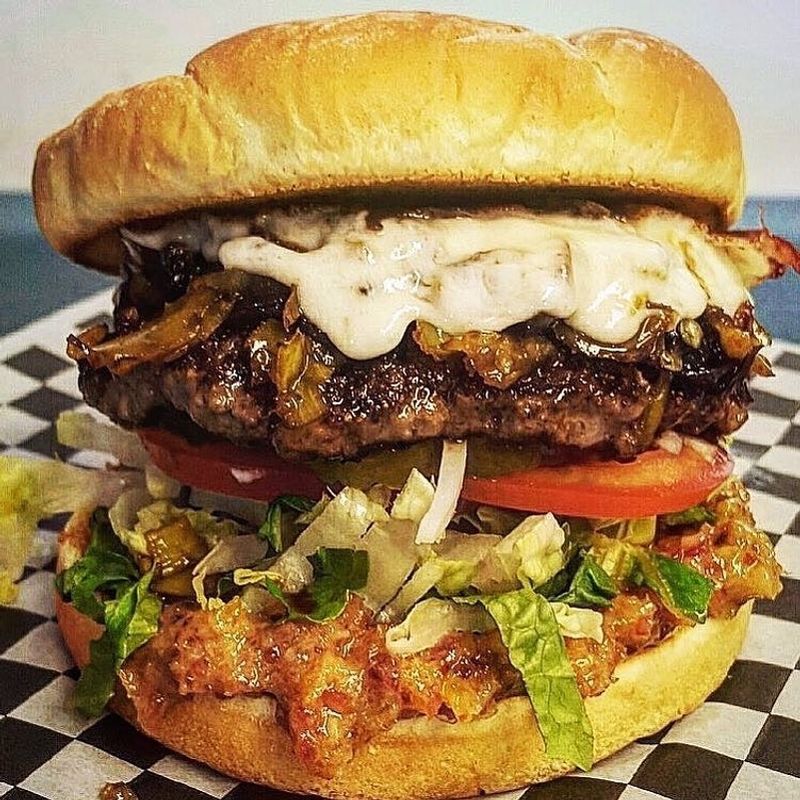 Alaska – Bacon Jam Burger at Tommy’s Burger Stop (Anchorage)