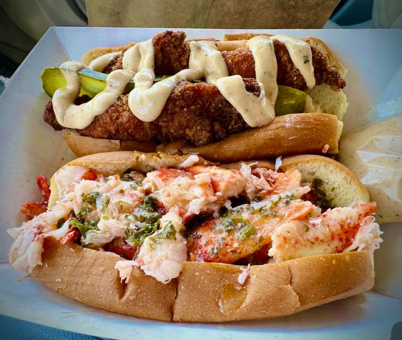 Arizona: Angie’s Lobster (Phoenix) – Fried Lobster Roll Sandwich