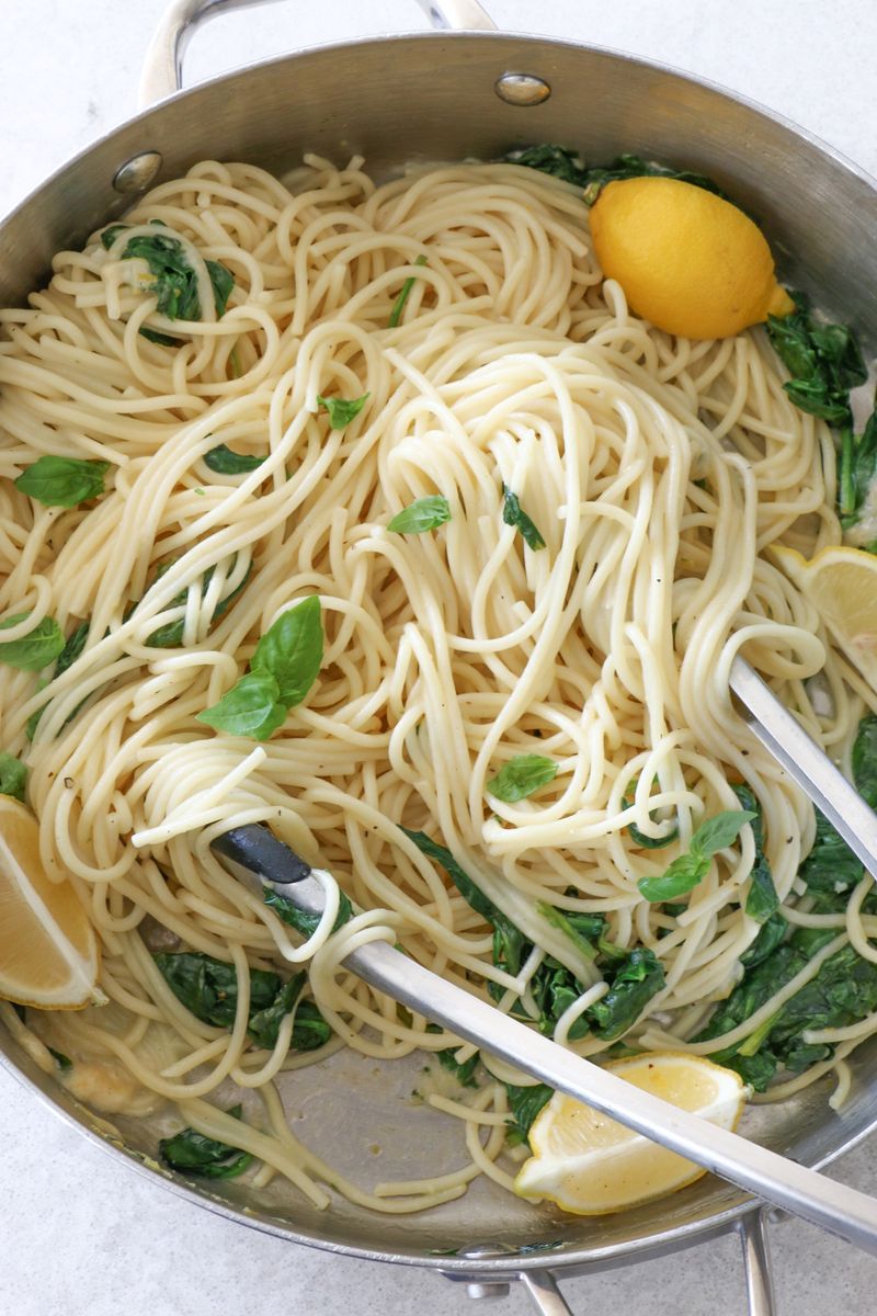 Lemon Garlic Pasta with Spinach