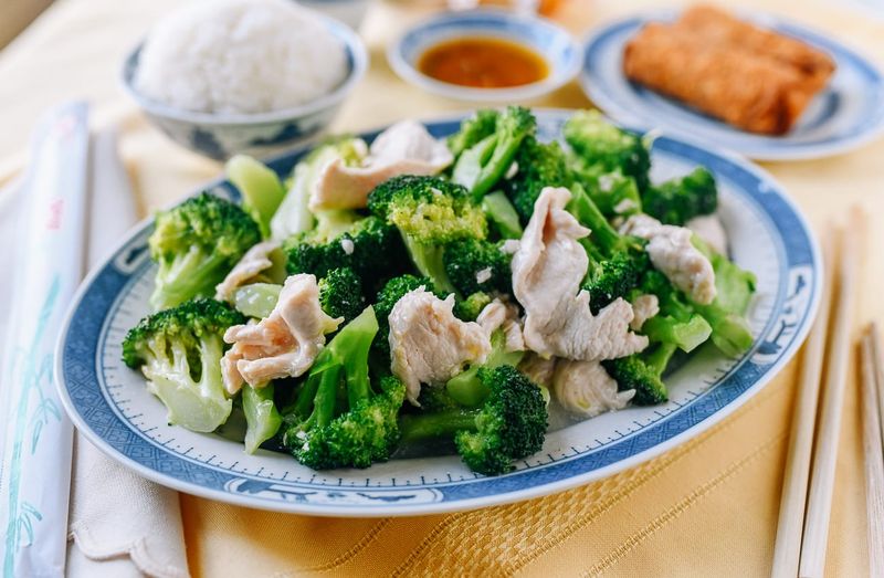 Steamed Chicken with Broccoli