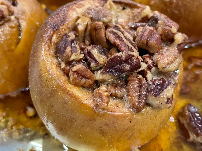 Pecan Pie-Stuffed Apples