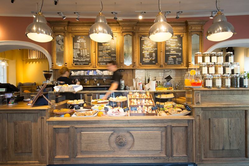 Caffè Nero (Italy-origin, Europe, Middle East)