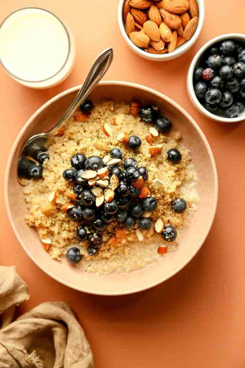 Quinoa Breakfast Bowl With Almonds and Blueberries