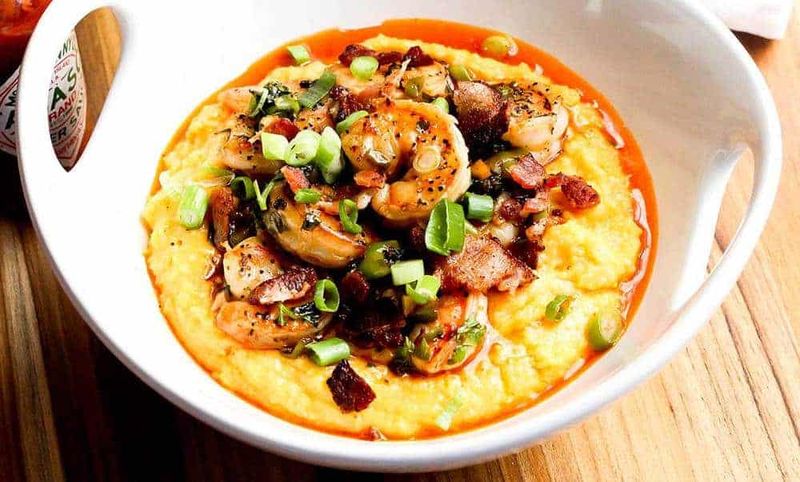 Cheesy Grits with Shrimp