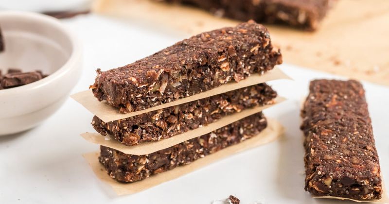 Chocolate Chia Oat Bars