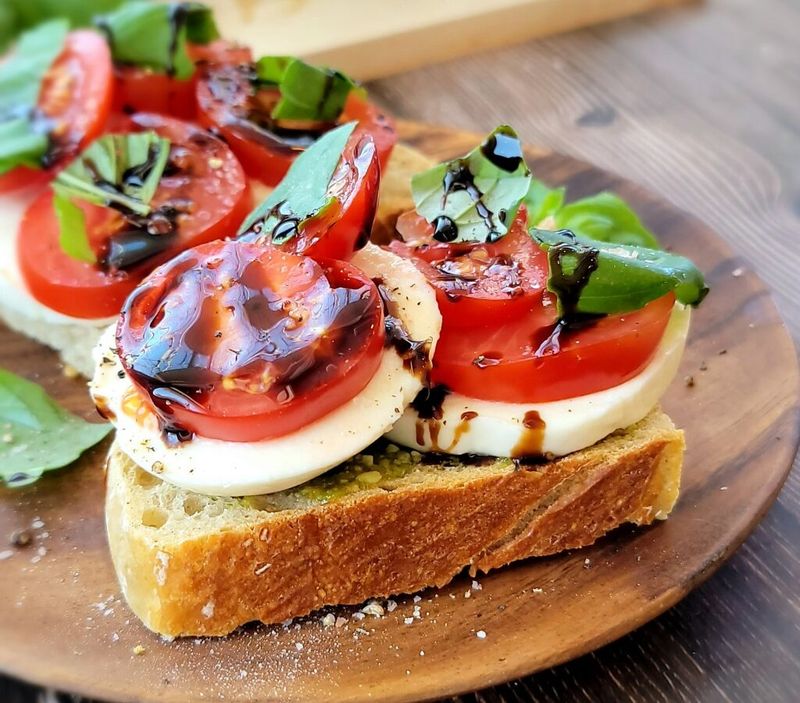 Tomato + Mozzarella + Balsamic Glaze