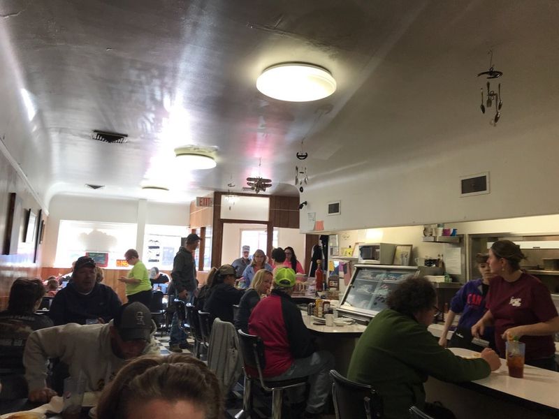 J’s Prairie Rose Café