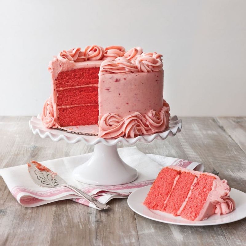 Edgar’s Bakery Signature Strawberry Cake