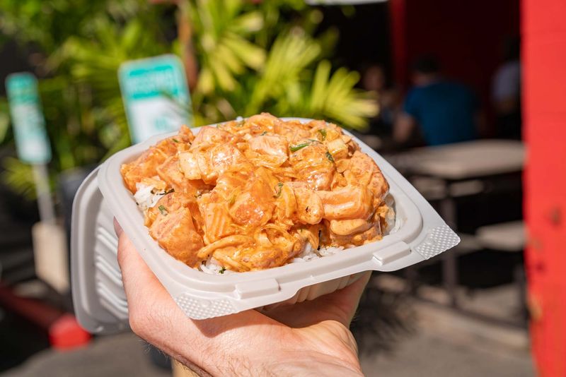 Hawaii: Ono Seafood (Honolulu) – Fried Ahi Sandwich