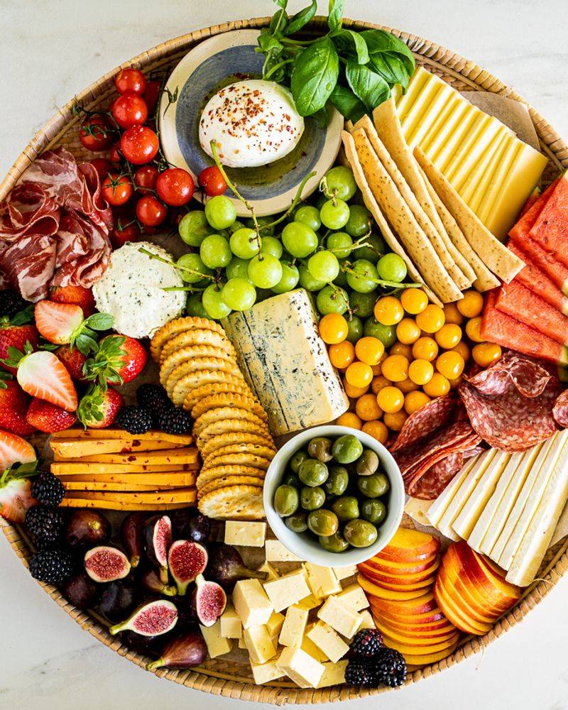 Crackers & Cheese Cubes