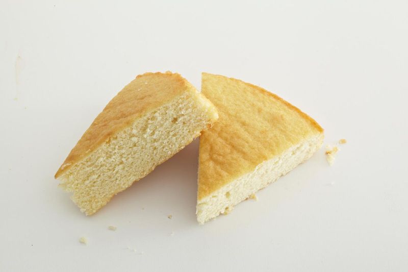Cutting Baked Goods Too Soon