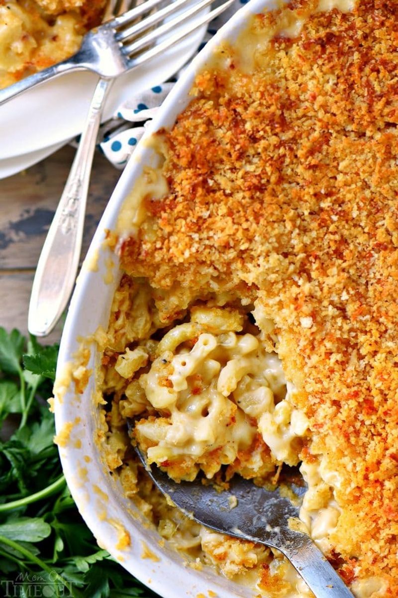 Baked Mac and Cheese With Crunchy Topping