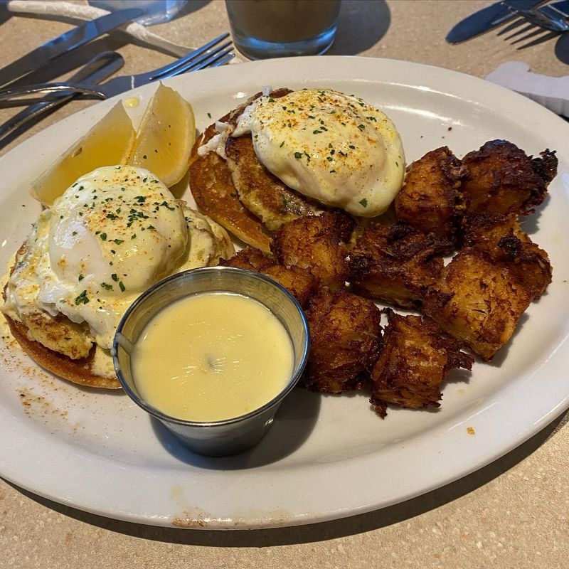 Kentucky – Bacon Benedict at Wild Eggs (Louisville)