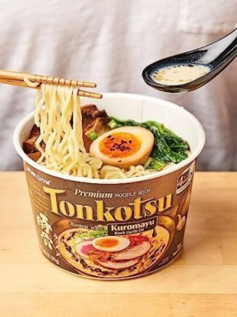 Nongshim Tonkotsu Ramen Bowl 6-Pack