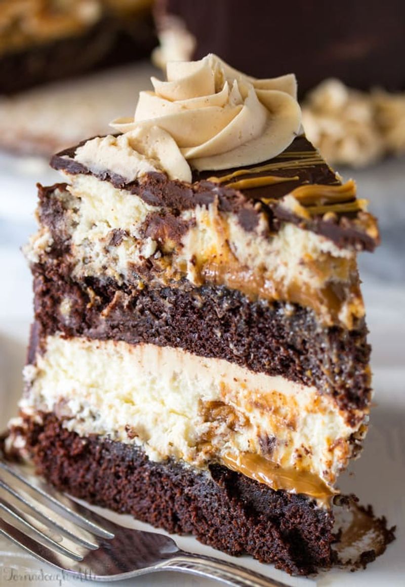 Reese’s Peanut Butter Chocolate Cake Cheesecake