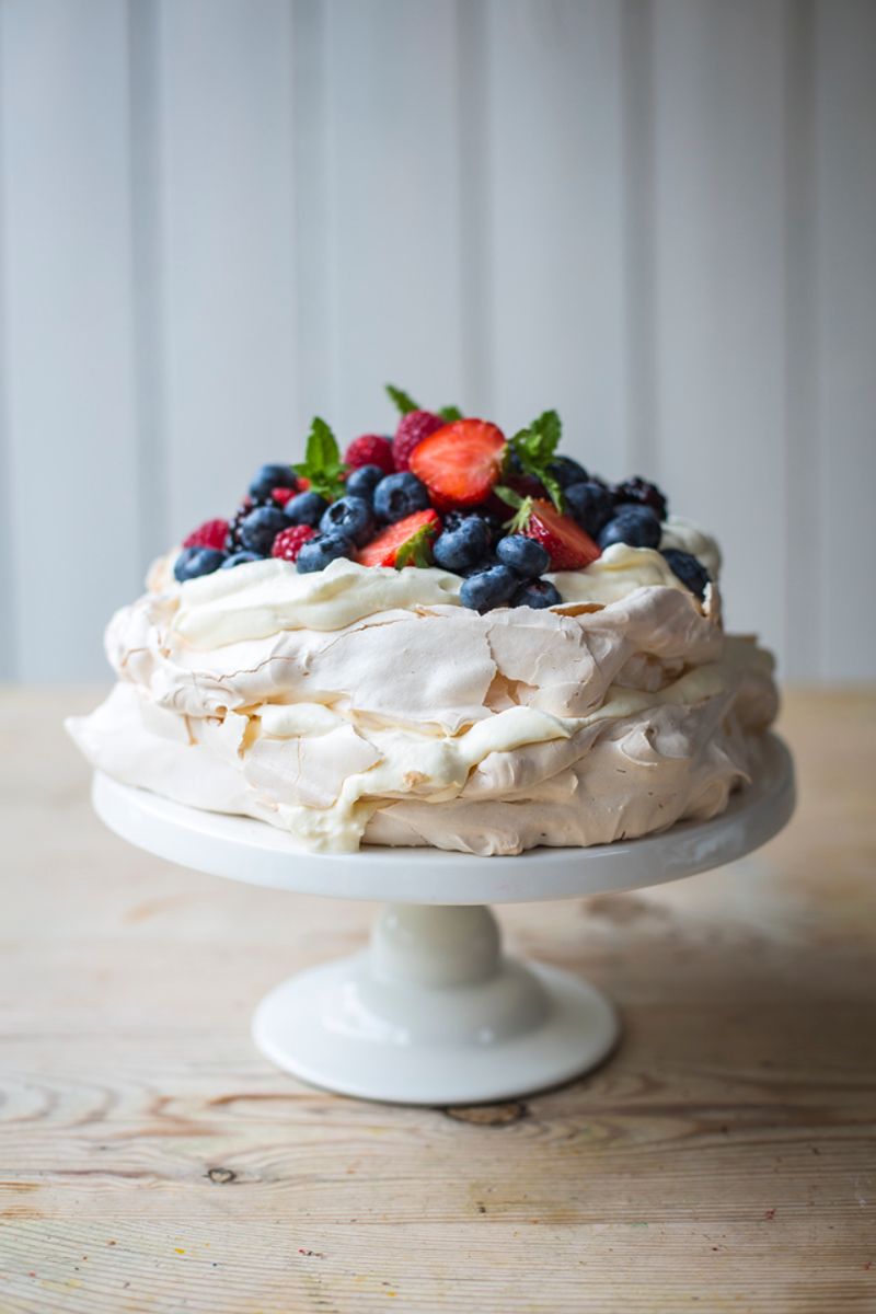 Berry Pavlova
