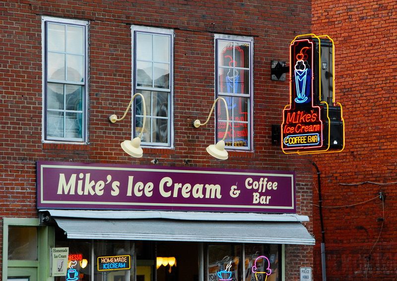 Mike’s Ice Cream & Coffee Bar (Nashville)
