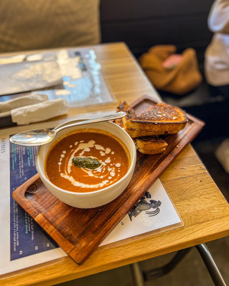 Grilled Cheese with Tomato Soup – Today Café (Universal Studios Florida)
