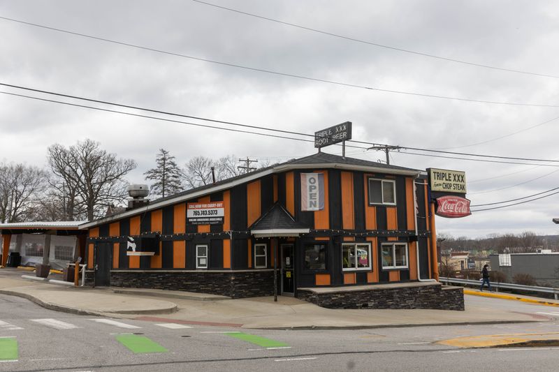 Triple XXX Family Restaurant - Indiana