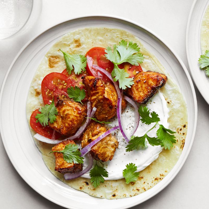 Spicy Fish Wrap with Yogurt Sauce