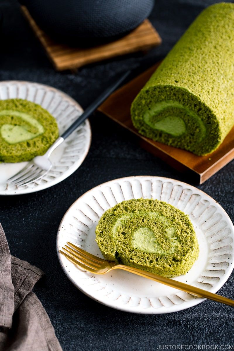 Matcha Swiss Roll