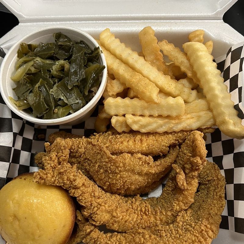 Nevada: Big B’s Texas BBQ (Las Vegas) – Fried Catfish Sandwich