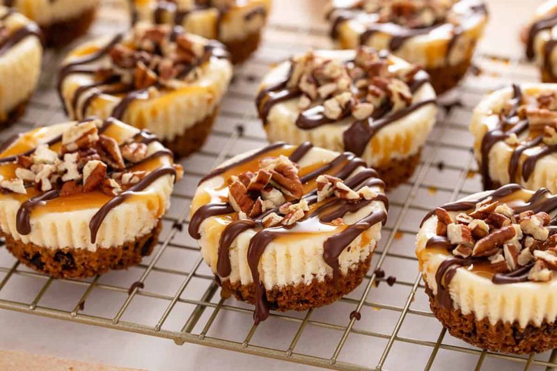Turtle Cheesecake Bites