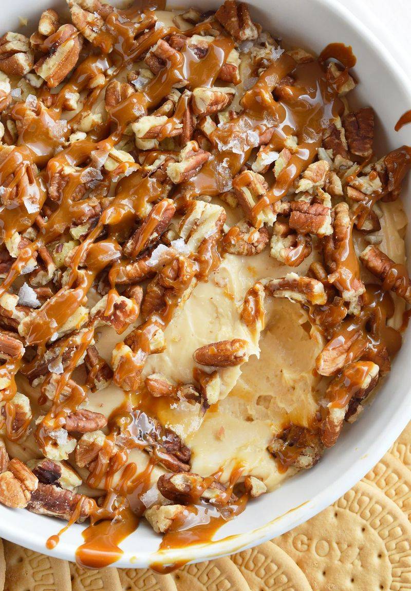 Salted Caramel Pecan Pie Dip