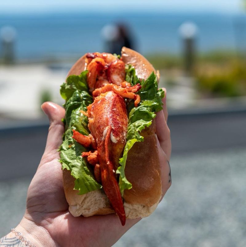 Rhode Island: Iggy’s (Warwick) – Fried Clam Strip Roll