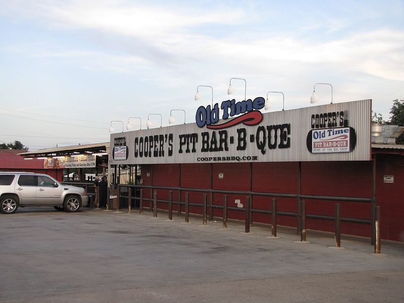 Cooper’s Old Time Pit Bar-B-Que – Llano