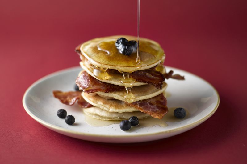 American-Style Pancakes with Bacon and Syrup